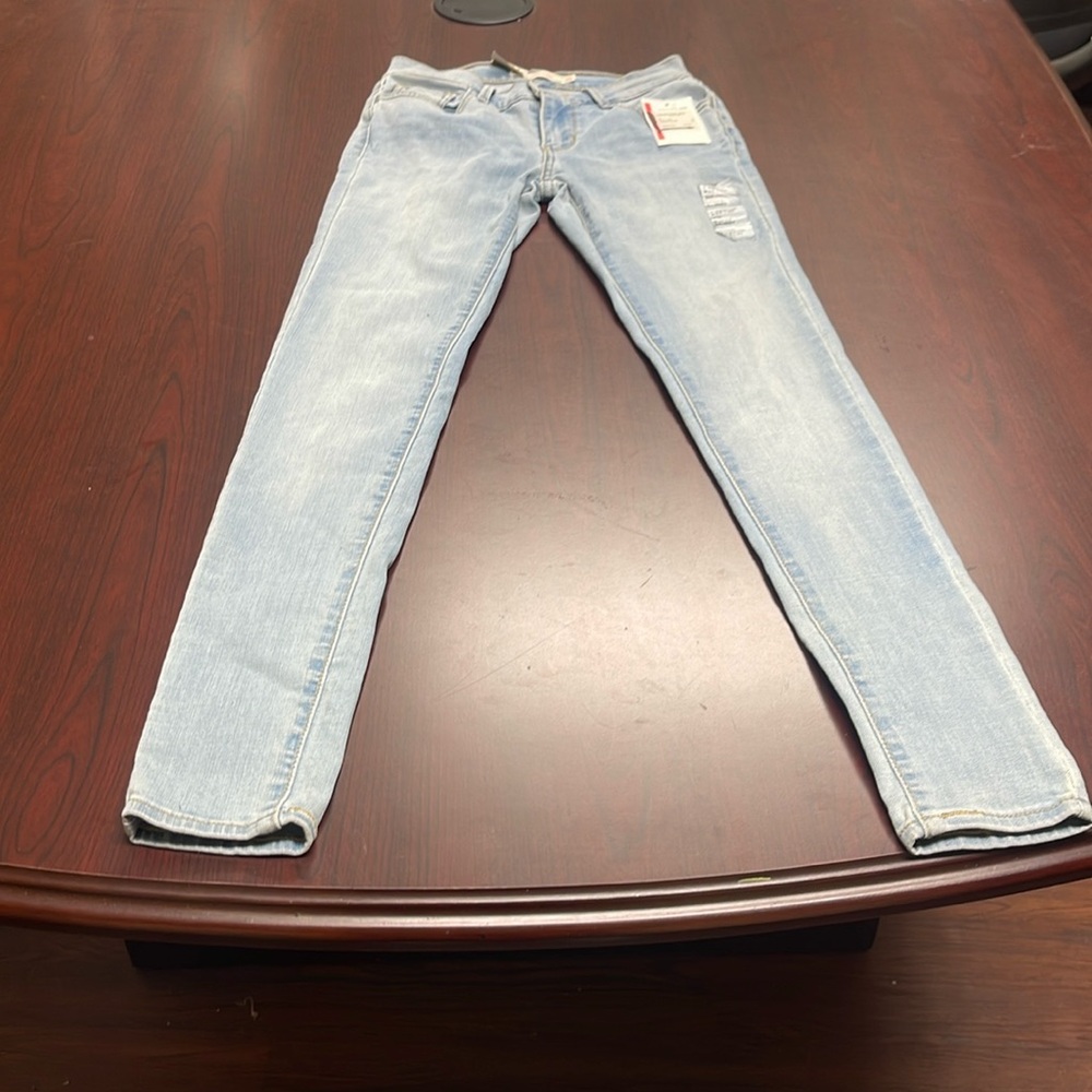 NWT Levi 710 super skinny mid rise Size W25, L30